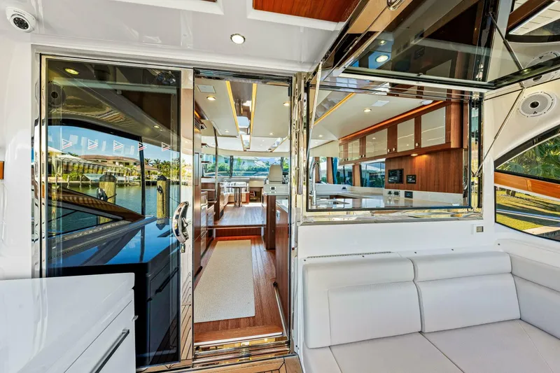 Slide: The Image of Belize 66 Daybridge 2025 - 5136802