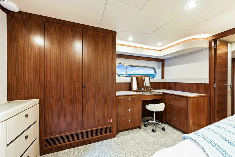 Slide: The Image of Belize 66 Daybridge 2025 - 5136849