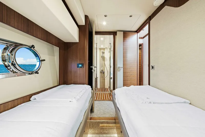 Slide: The Image of Belize 66 Daybridge 2025 - 5136866