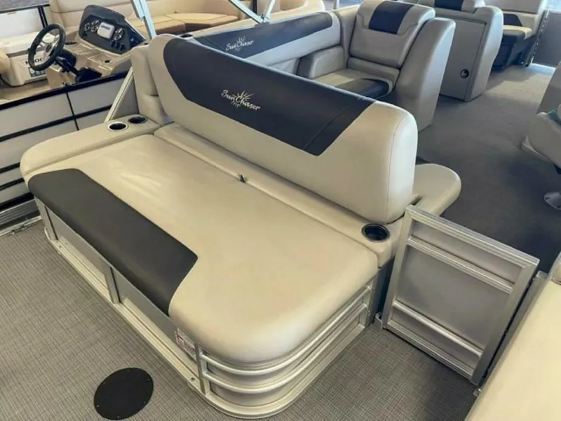 Slide: The Image of SunChaser Geneva Cruise 22 SB 2023 - 4658891