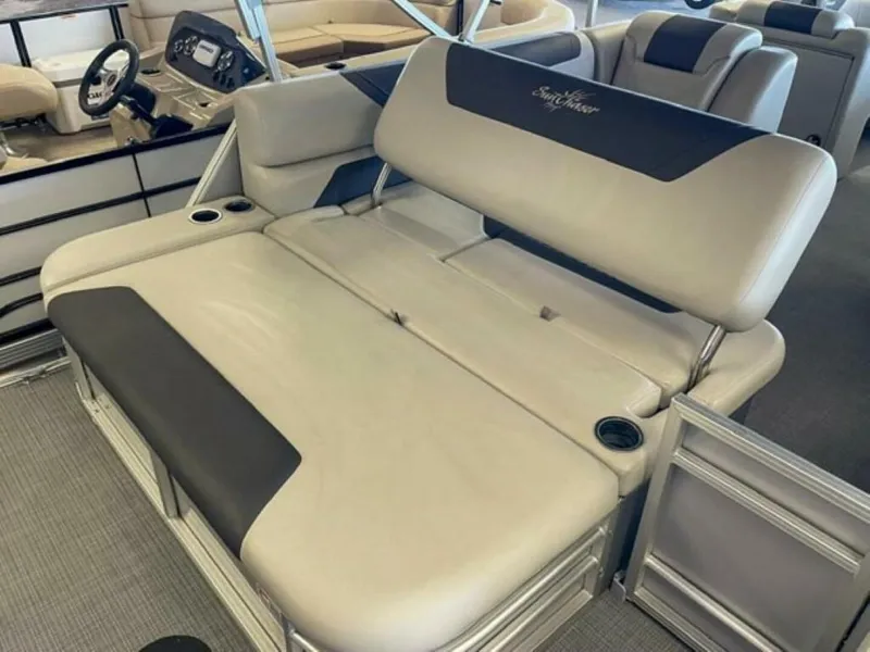 Slide: The Image of SunChaser Geneva Cruise 22 SB 2023 - 4658892