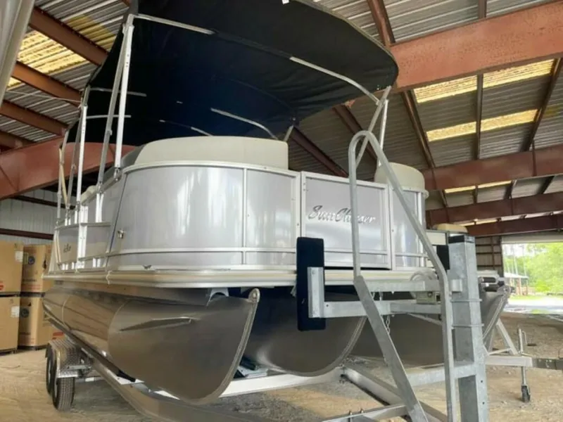 Slide: The Image of SunChaser Geneva Cruise 22 SB 2023 - 4658880