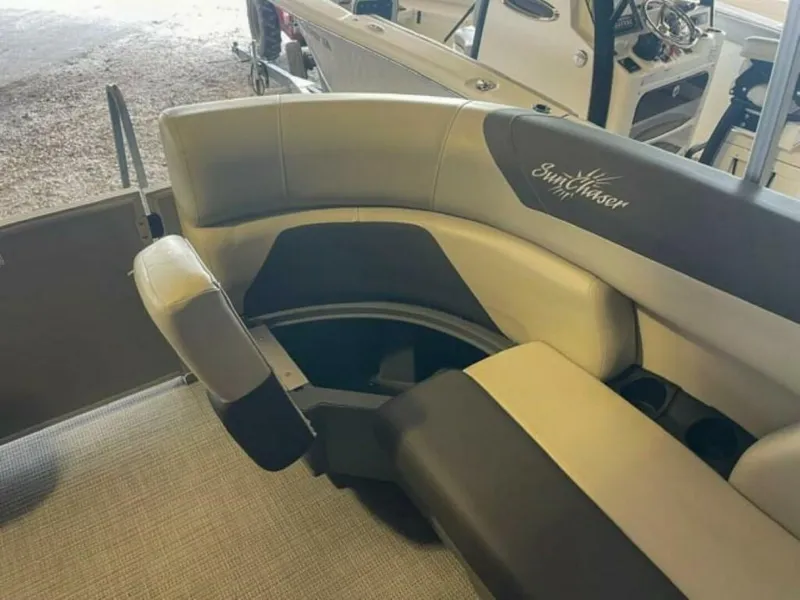 Slide: The Image of SunChaser Geneva Cruise 22 SB 2023 - 4658884