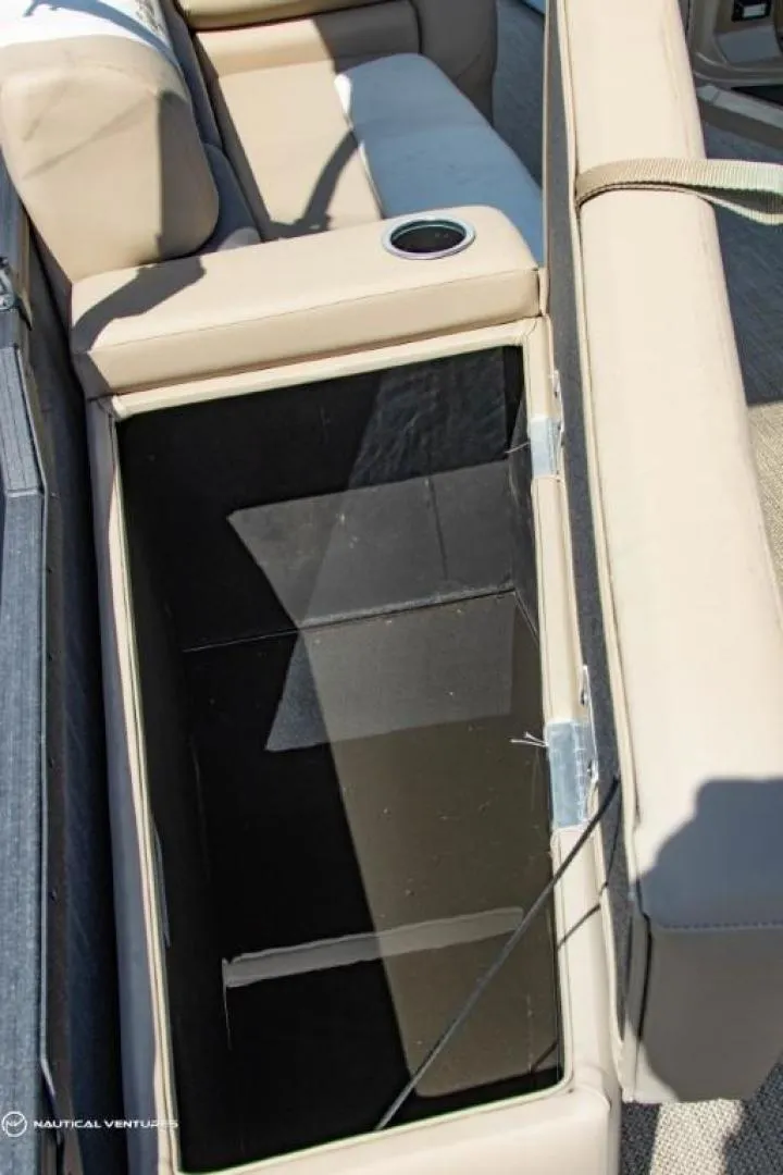 Slide: The Image of SunChaser Eclipse 8523 SSB 2023 - 3614321