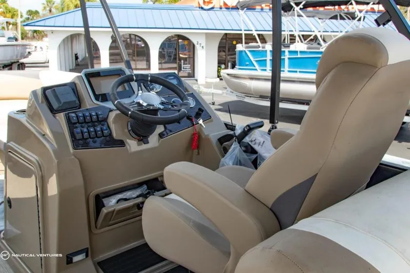 Slide: The Image of SunChaser Eclipse 8523 SSB 2023 - 3614326