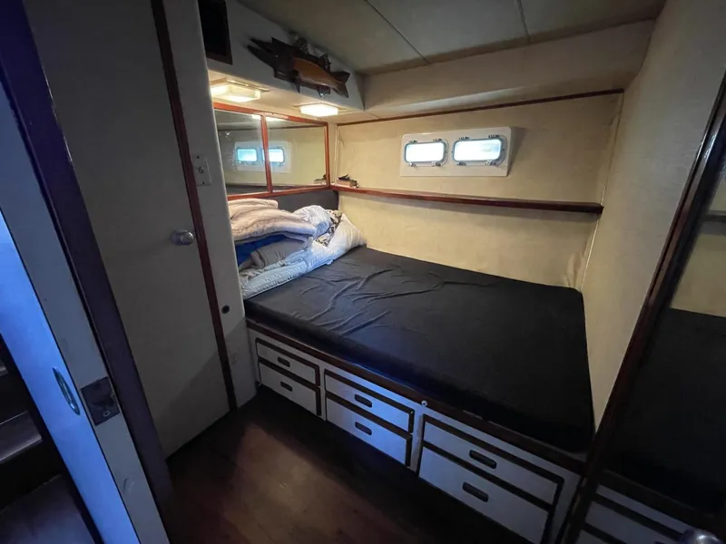 Slide: The Image of Bertram 42 Convertible 1984 - 3621563