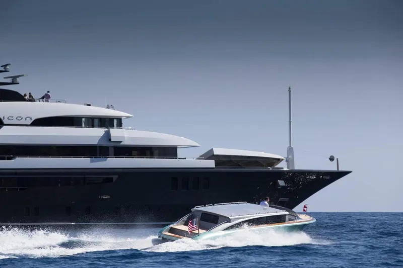 Slide: The Image of Underway from Superyacht - 3615675