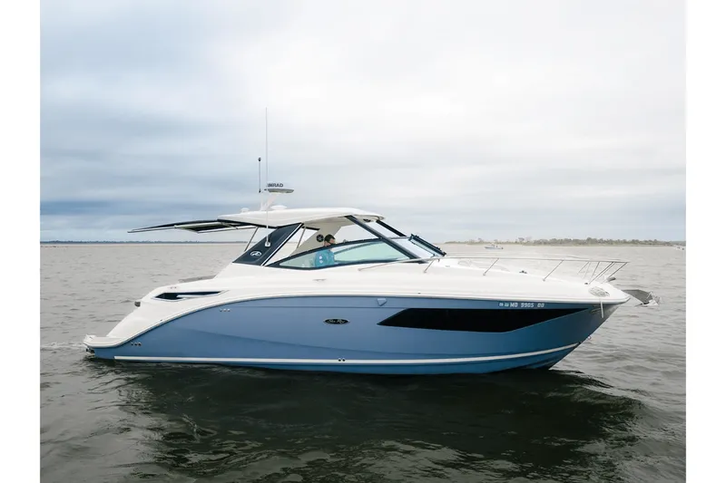 The Image of Sea Ray Sundancer 320 2022 - 0
