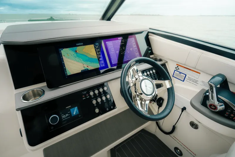 Slide: The Image of Sea Ray Sundancer 320 2022 - 22