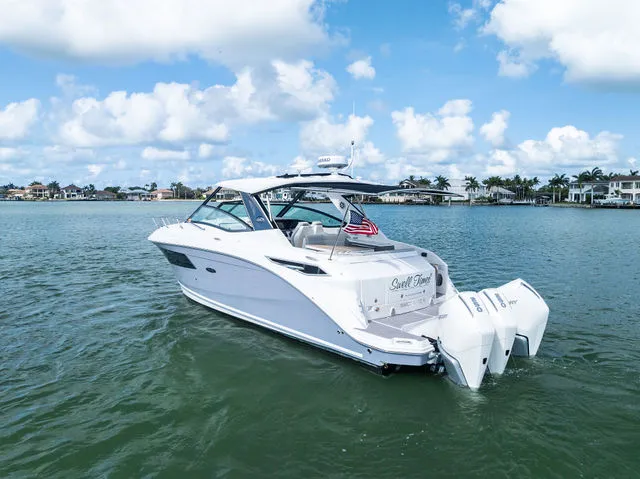 Slide: The Image of Sea Ray Sundancer 320 2022 - 42