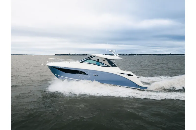 Slide: The Image of Sea Ray Sundancer 320 2022 - 6