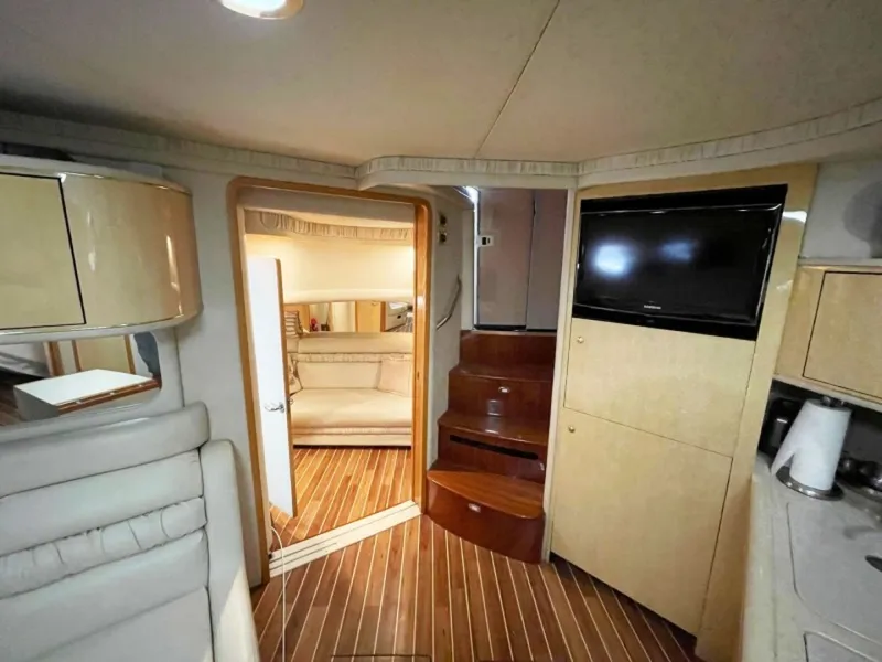 Slide: The Image of Salon Entry and Entertainment to Port - 3625228