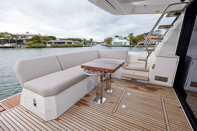Slide: The Image of Prestige 520 Fly 2022 - 60