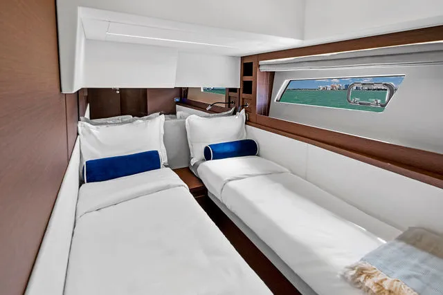 Slide: The Image of Prestige 520 Fly 2022 - 65