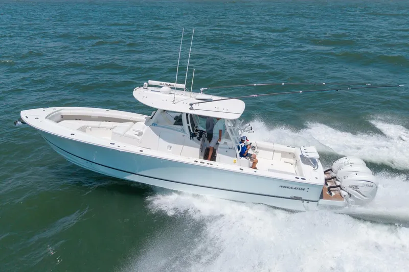 The Image of 37 Regulator 2022 Dave 02 - 5454873