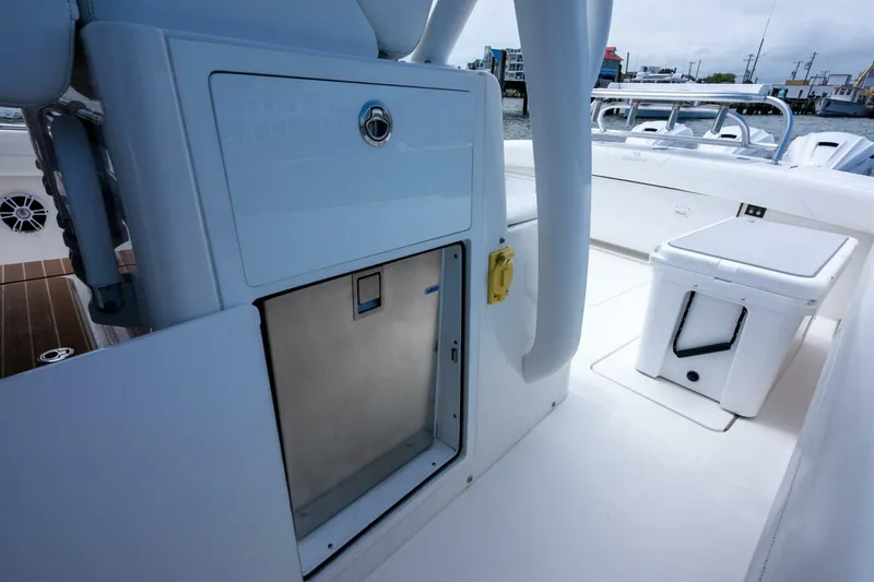 Slide: The Image of 37 Regulator 2022 Dave 30 - 5454901