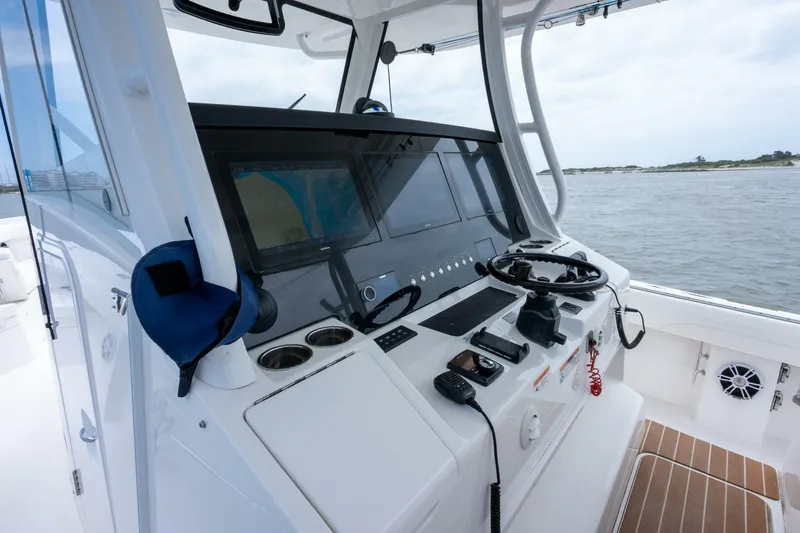 Slide: The Image of 37 Regulator 2022 Dave 35 - 5454906