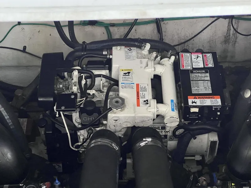 Slide: The Image of Sea Ray Sundancer 320 2005 - 3635115