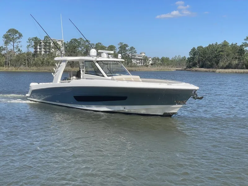 Slide: The Image of Boston Whaler 420 Outrage 2017 - 3666728