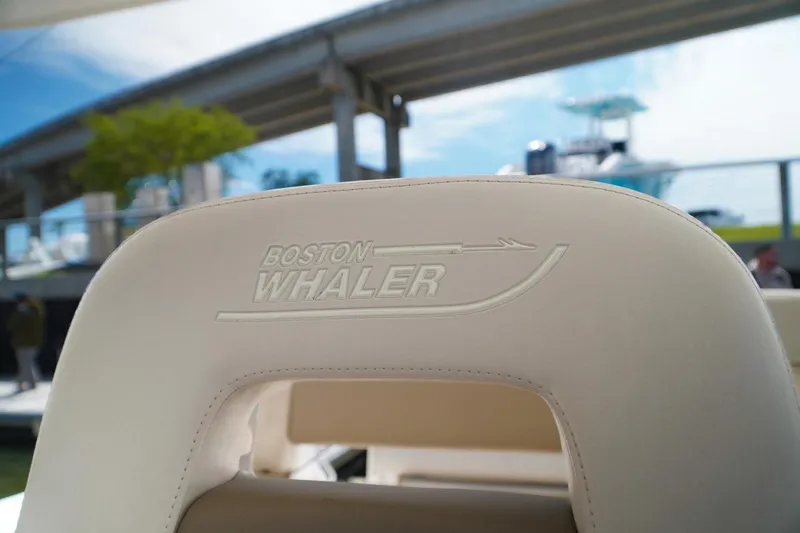 Slide: The Image of Boston Whaler 420 Outrage 2017 - 3666740
