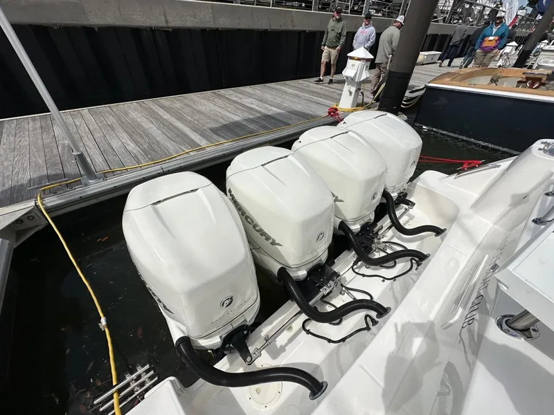 Slide: The Image of Boston Whaler 420 Outrage 2017 - 3666745