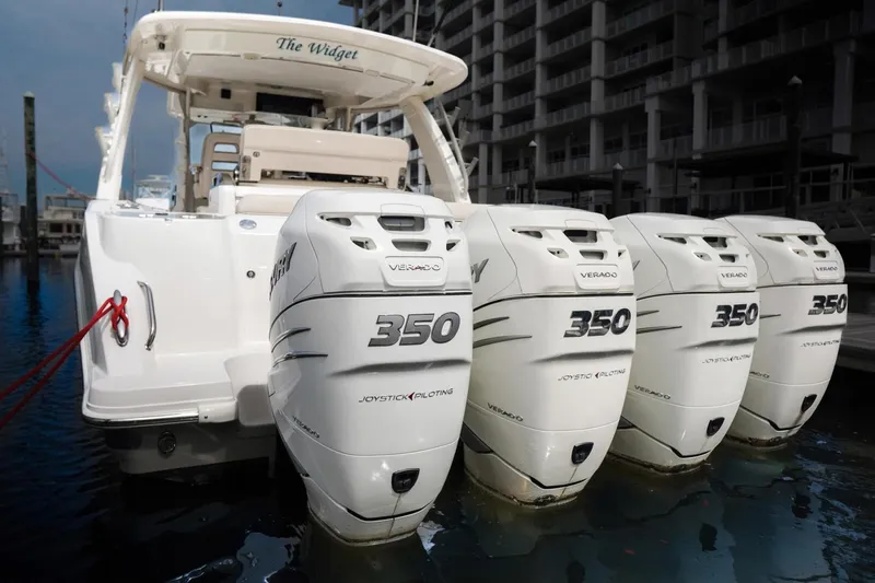 Slide: The Image of Boston Whaler 420 Outrage 2017 - 3666746