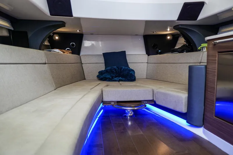 Slide: The Image of Boston Whaler 420 Outrage 2017 - 3666732