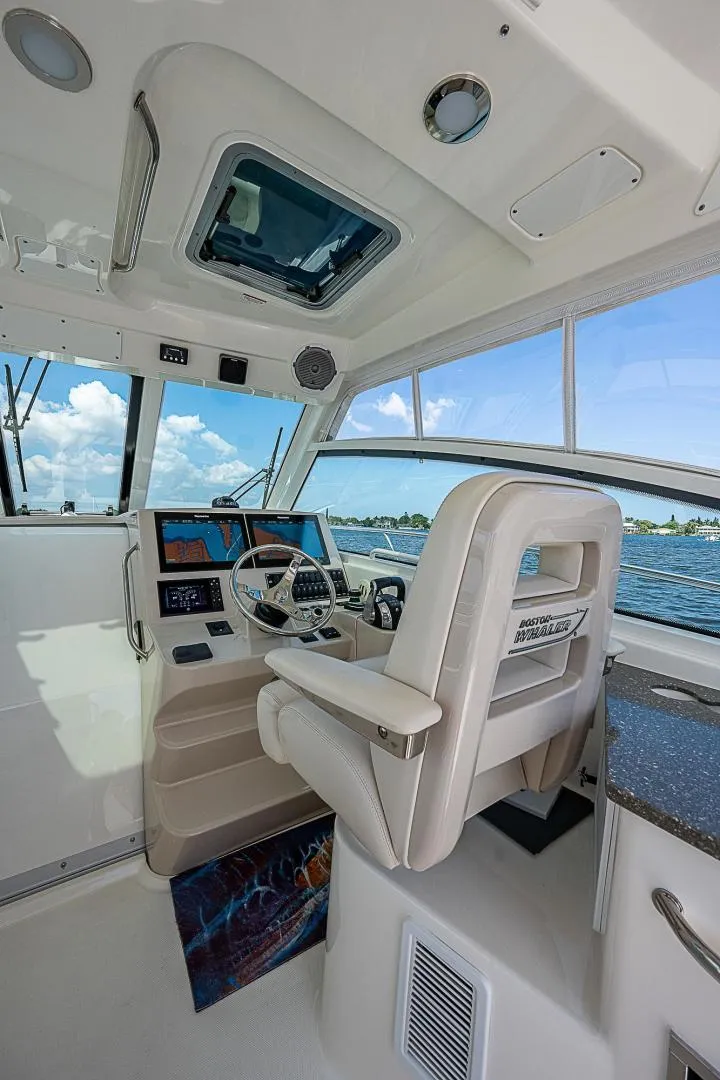 Slide: The Image of Helm Deck 2018 Boston Whaler 345 Conquest Paradise 4 Reels - 3638766
