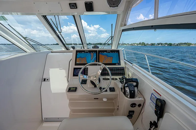 Slide: The Image of Helm Deck 2018 Boston Whaler 345 Conquest Paradise 4 Reels - 3638768