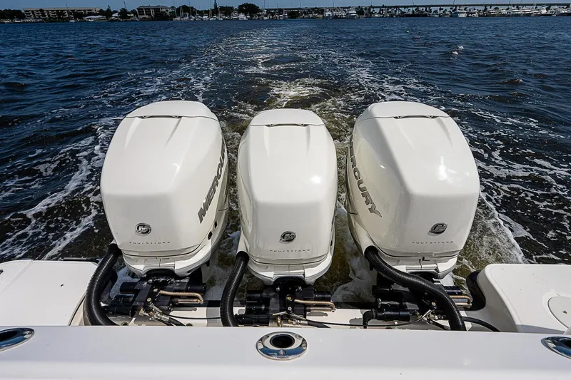 Slide: The Image of Engines 2018 Boston Whaler 345 Conquest Paradise 4 Reels - 3638780