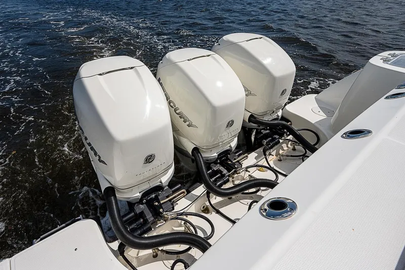 Slide: The Image of Engines 2018 Boston Whaler 345 Conquest Paradise 4 Reels - 3638781