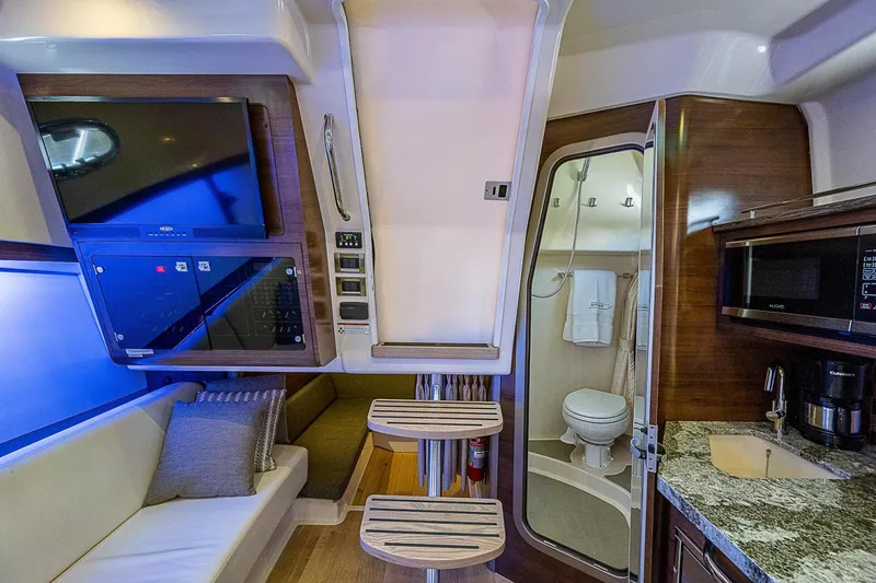 Slide: The Image of Cabin 2018 Boston Whaler 345 Conquest Paradise 4 Reels - 3638754