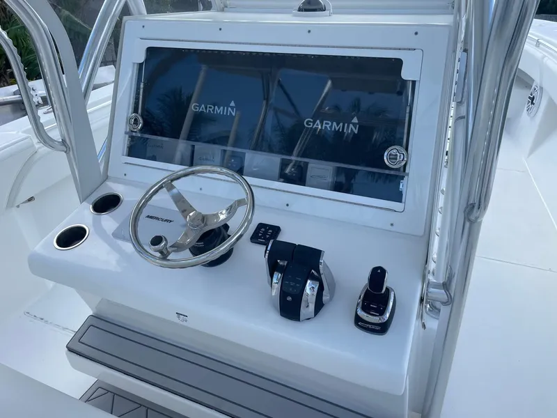 Slide: The Image of Sea Hunter 39 2022 - 3639334