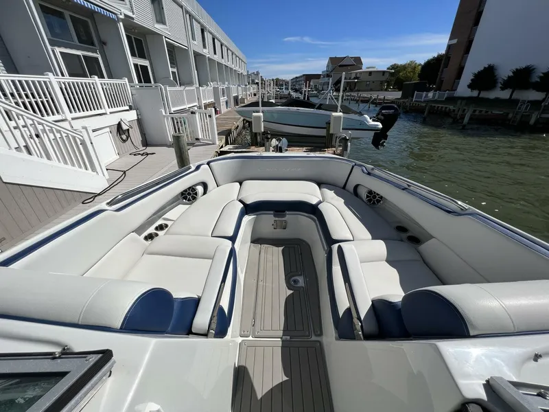 Slide: The Image of Crownline Boats E305 XS 2022 - 5782663