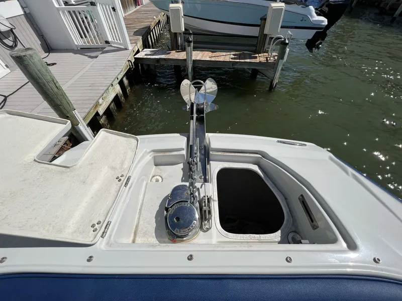 Slide: The Image of Crownline Boats E305 XS 2022 - 5782668