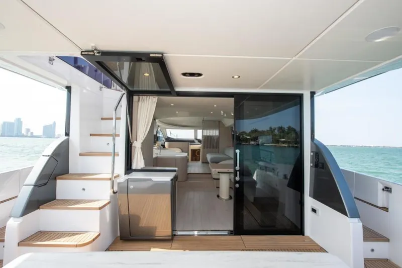 Slide: The Image of Azimut Fly 68 2023 - 3656874