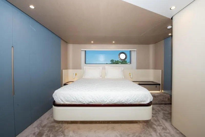 Slide: The Image of Azimut Fly 68 2023 - 3656877