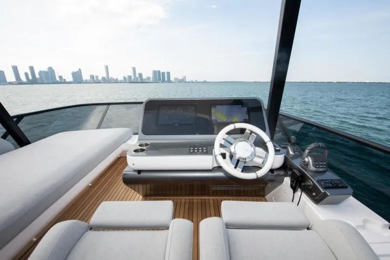 Slide: The Image of Azimut Fly 68 2023 - 3656897