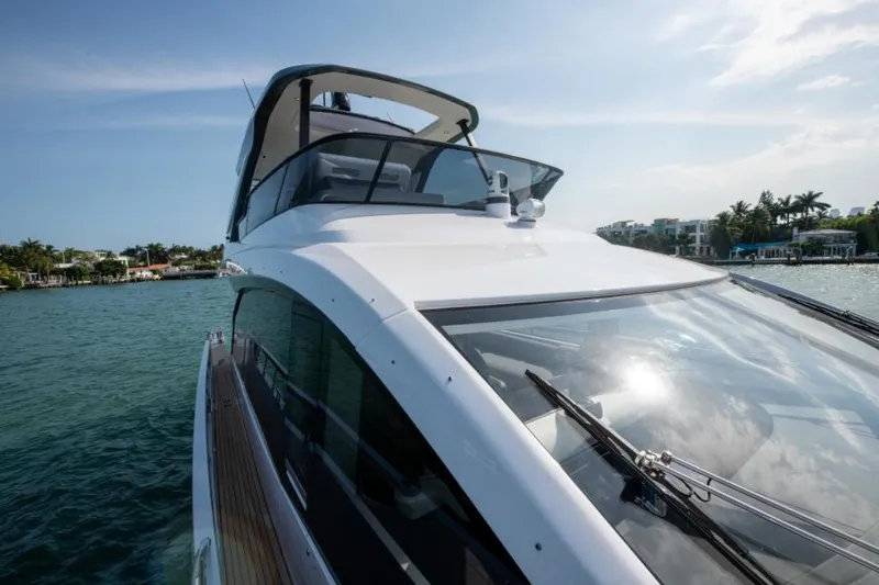 Slide: The Image of Azimut Fly 68 2023 - 3656911