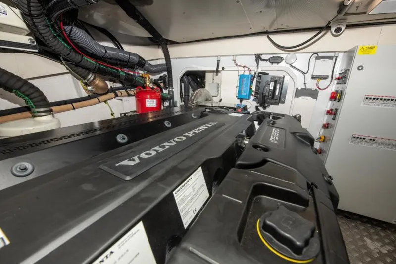 Slide: The Image of Azimut Fly 68 2023 - 3656918