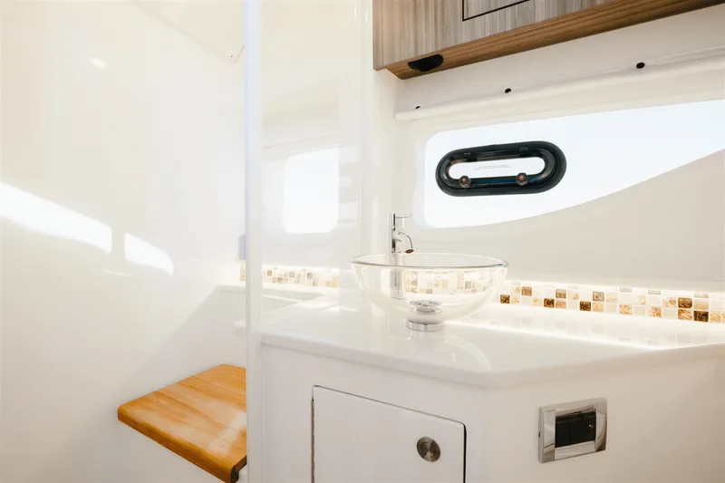 Slide: The Image of Sea Ray Sundancer 370 Outboard 2025 - 21