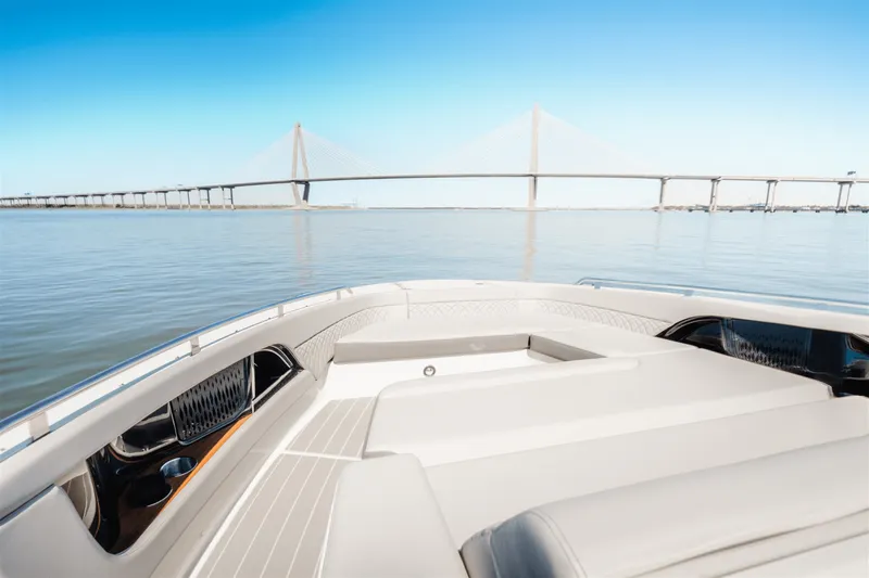 Slide: The Image of Sea Ray Sundancer 370 Outboard 2025 - 22