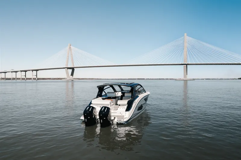 Slide: The Image of Sea Ray Sundancer 370 Outboard 2025 - 27