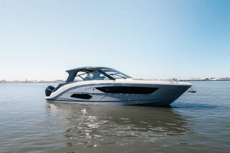 Slide: The Image of Sea Ray Sundancer 370 Outboard 2025 - 3
