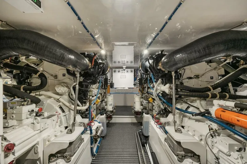 Slide: The Image of Hatteras Convertible GT59 2020 - 7652043
