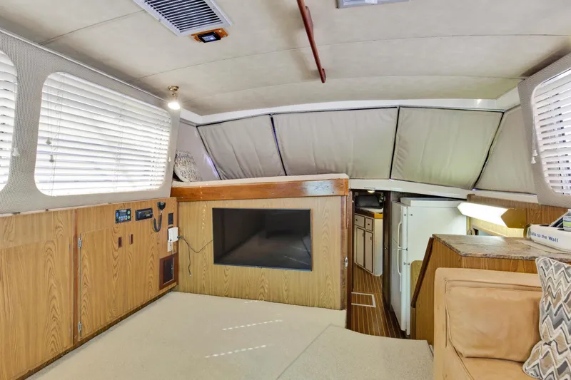 Slide: The Image of 1981 Bertram 42 Convertible Balls To The Wall Salon Port Forward - 3686903