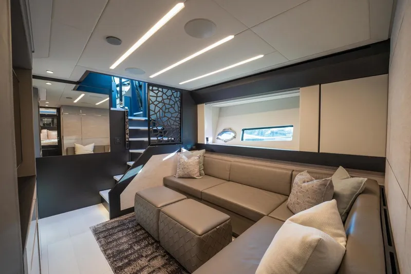 Slide: The Image of Pershing 8X 2021 - 3668151