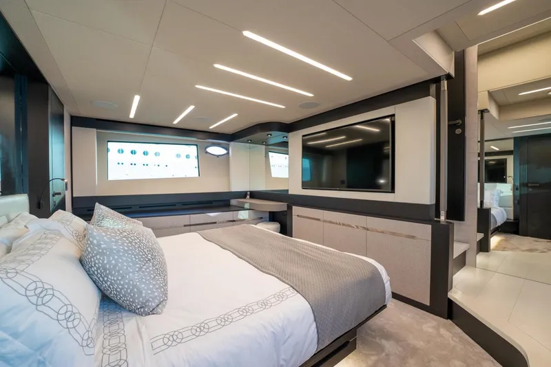 Slide: The Image of Pershing 8X 2021 - 3668153