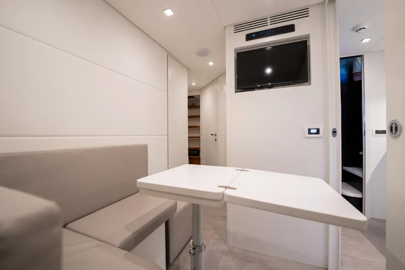 Slide: The Image of Pershing 8X 2021 - 3668158