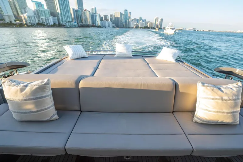 Slide: The Image of Pershing 8X 2021 - 3668144